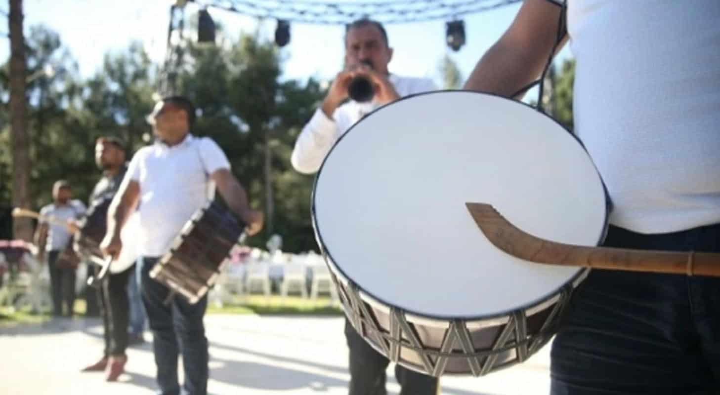Davul zurna ekibi hazırlığı